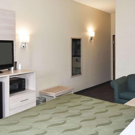 Quality Inn & Suites Brooks Louisville South エクステリア 写真