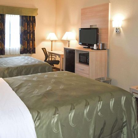 Quality Inn & Suites Brooks Louisville South エクステリア 写真