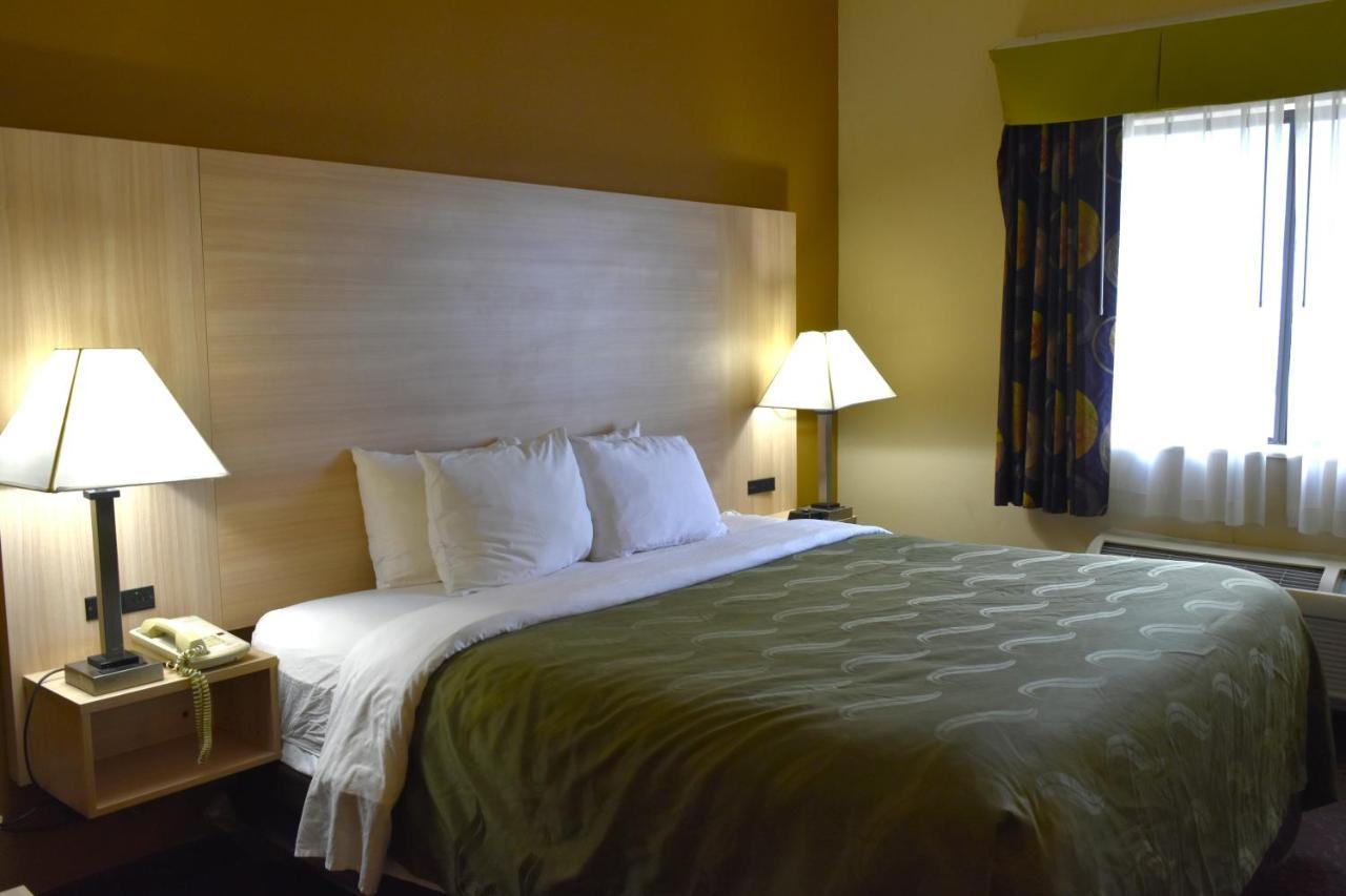 Quality Inn & Suites Brooks Louisville South エクステリア 写真