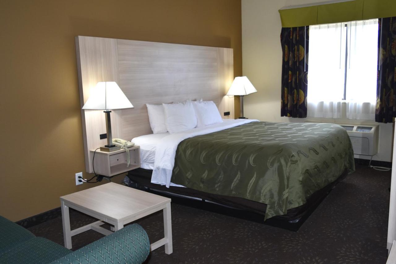 Quality Inn & Suites Brooks Louisville South エクステリア 写真