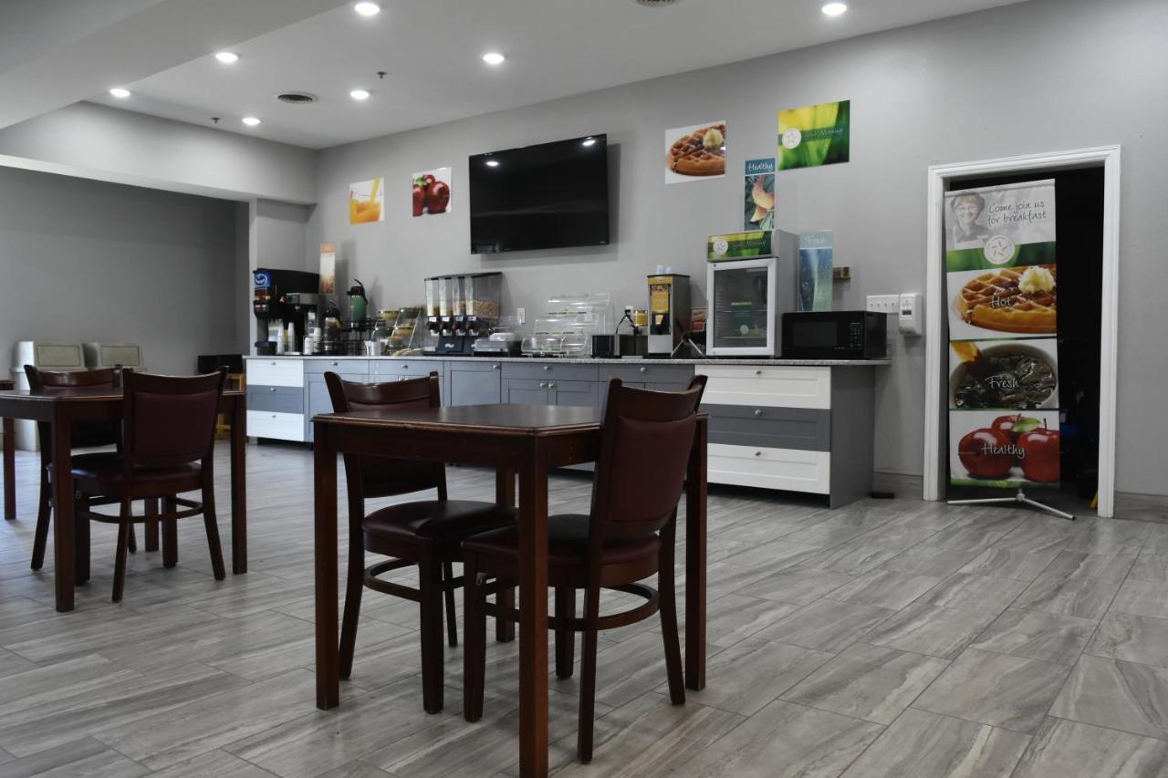 Quality Inn & Suites Brooks Louisville South エクステリア 写真