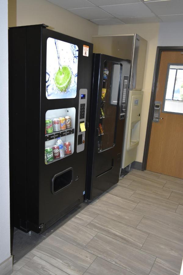 Quality Inn & Suites Brooks Louisville South エクステリア 写真