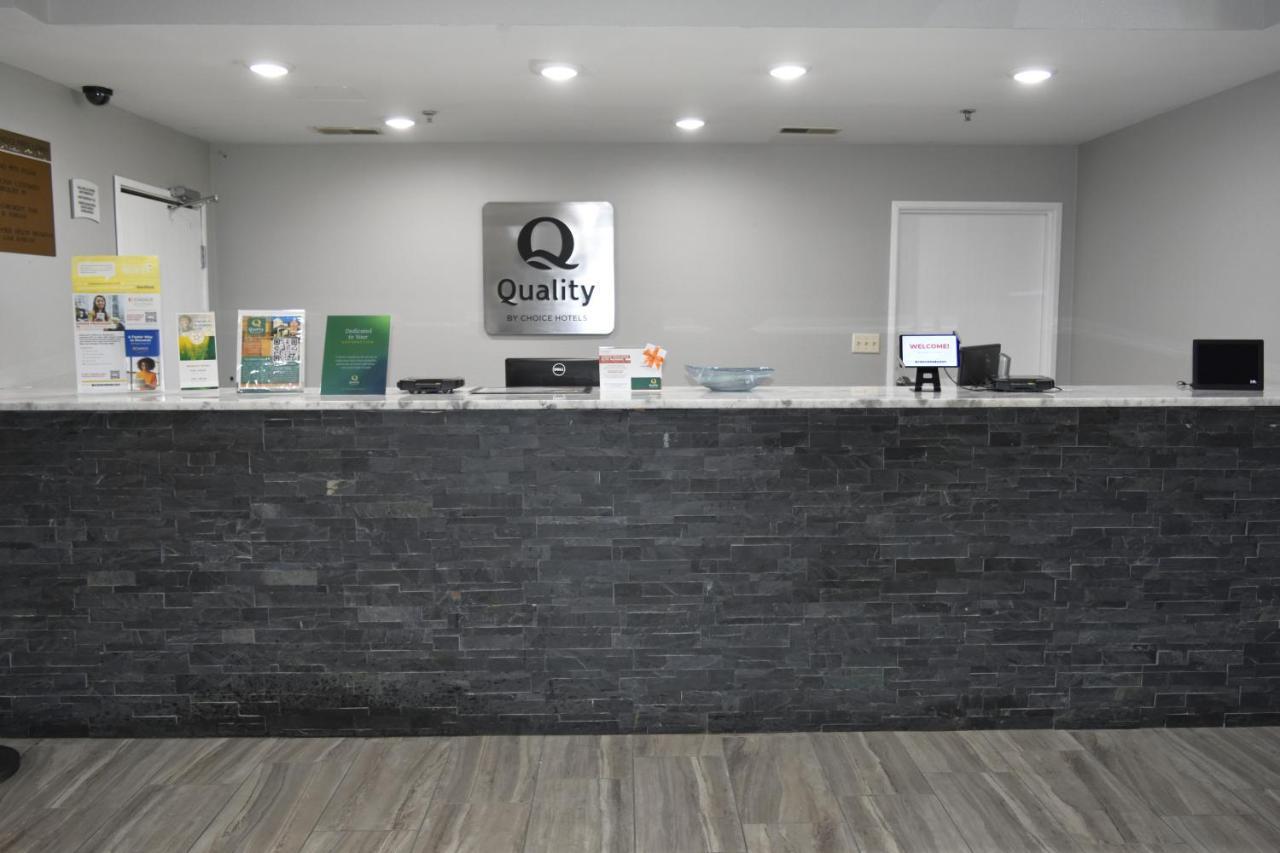 Quality Inn & Suites Brooks Louisville South エクステリア 写真