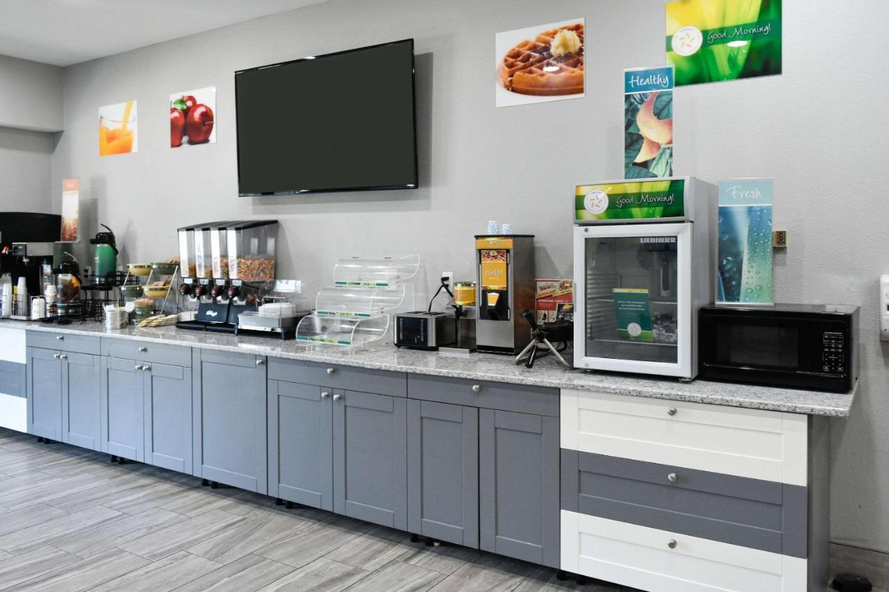 Quality Inn & Suites Brooks Louisville South エクステリア 写真