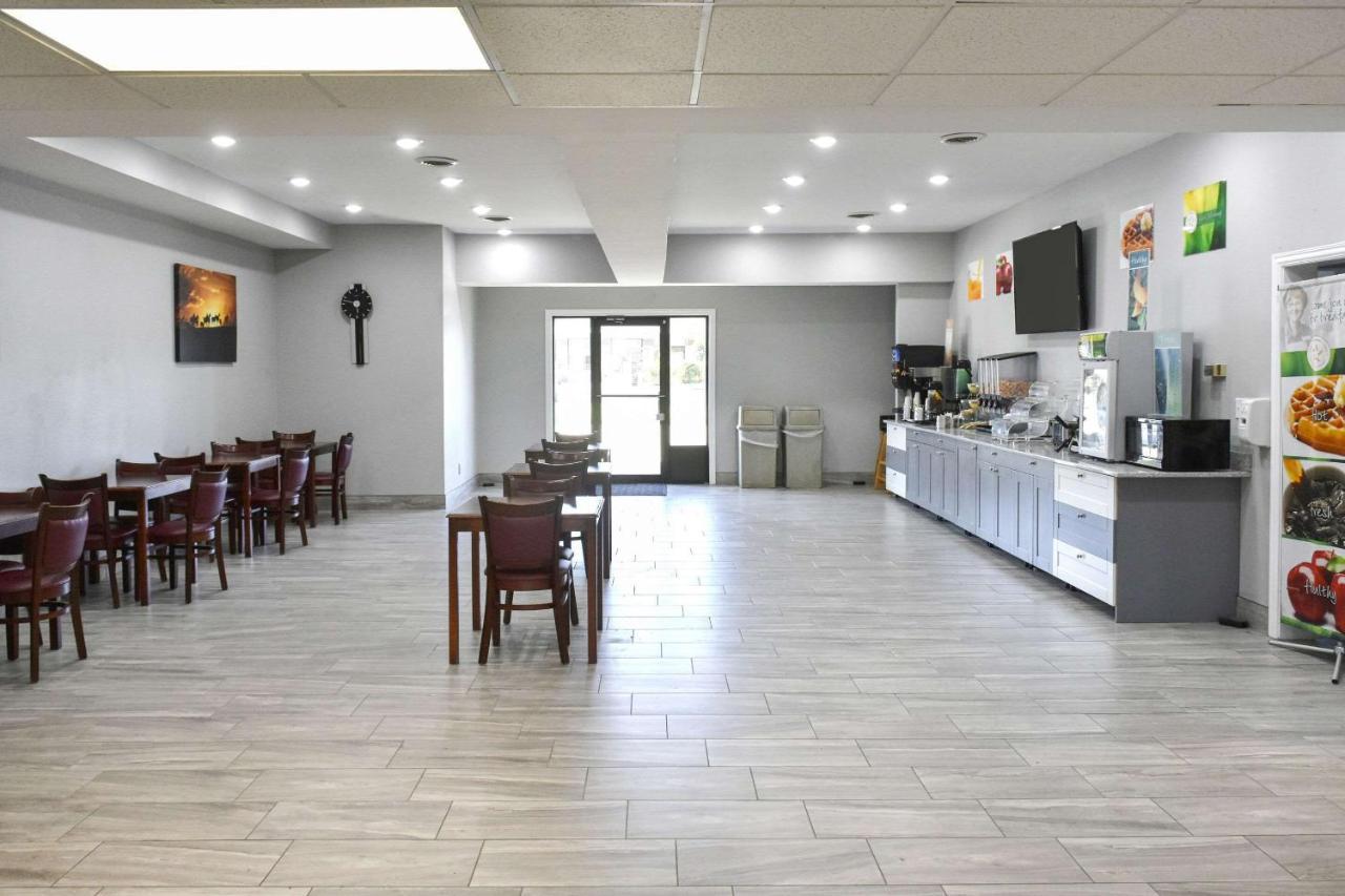 Quality Inn & Suites Brooks Louisville South エクステリア 写真