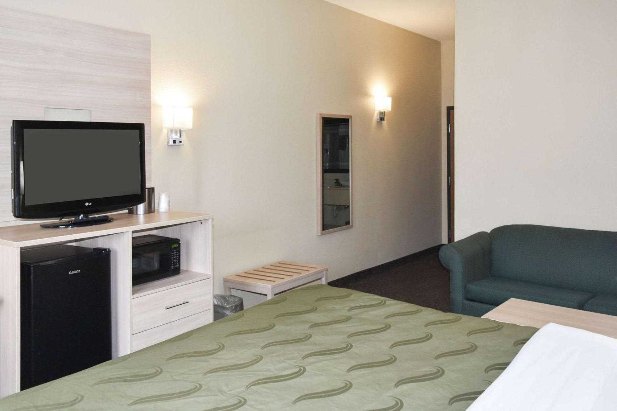 Quality Inn & Suites Brooks Louisville South エクステリア 写真