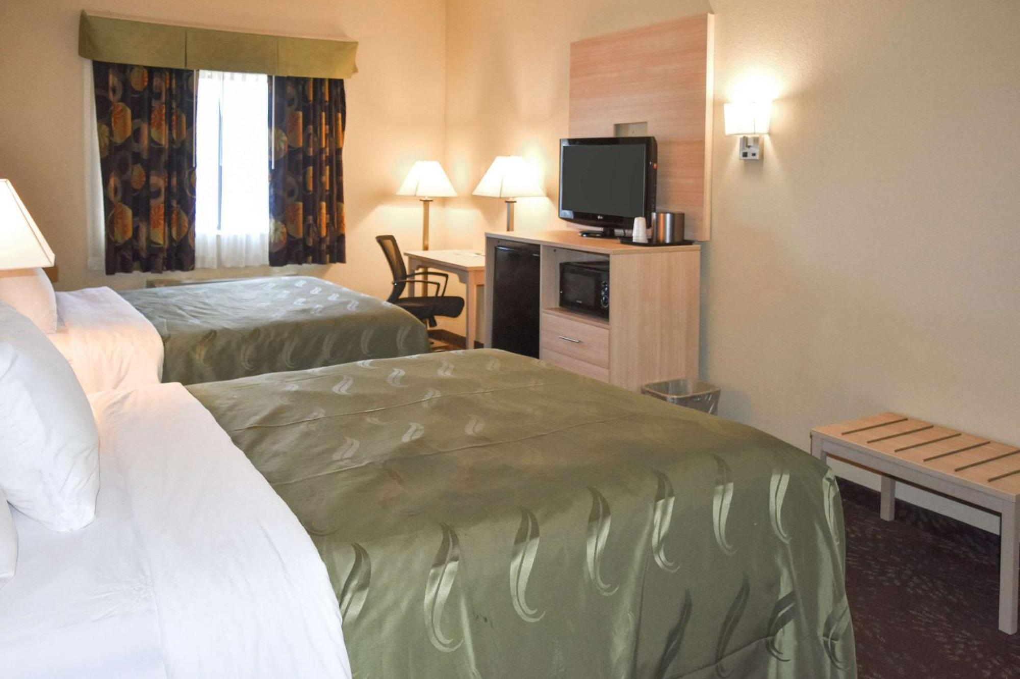 Quality Inn & Suites Brooks Louisville South エクステリア 写真