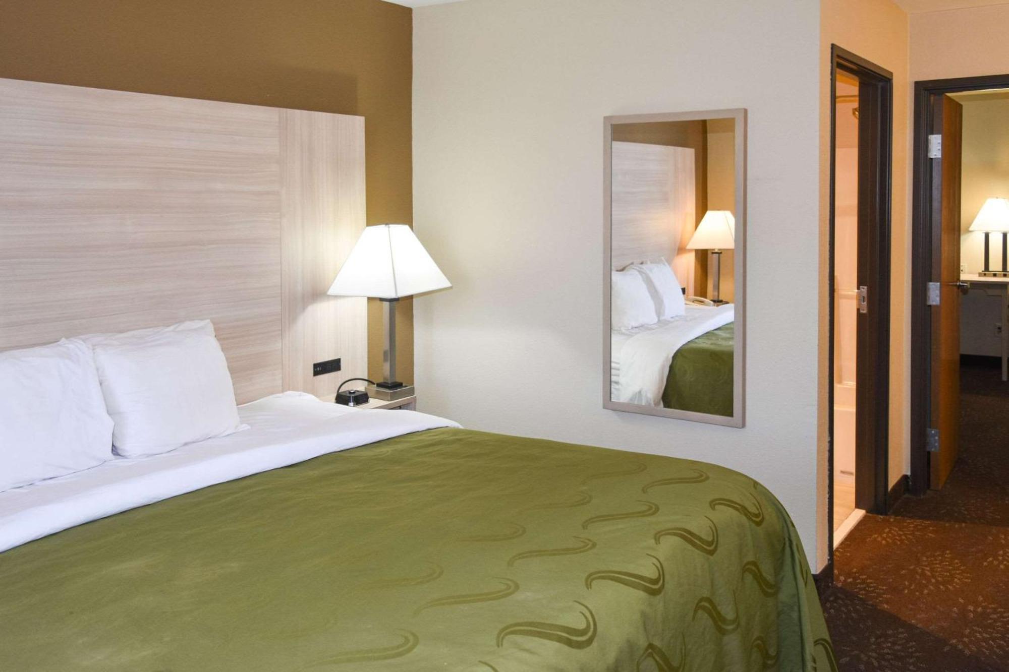 Quality Inn & Suites Brooks Louisville South エクステリア 写真