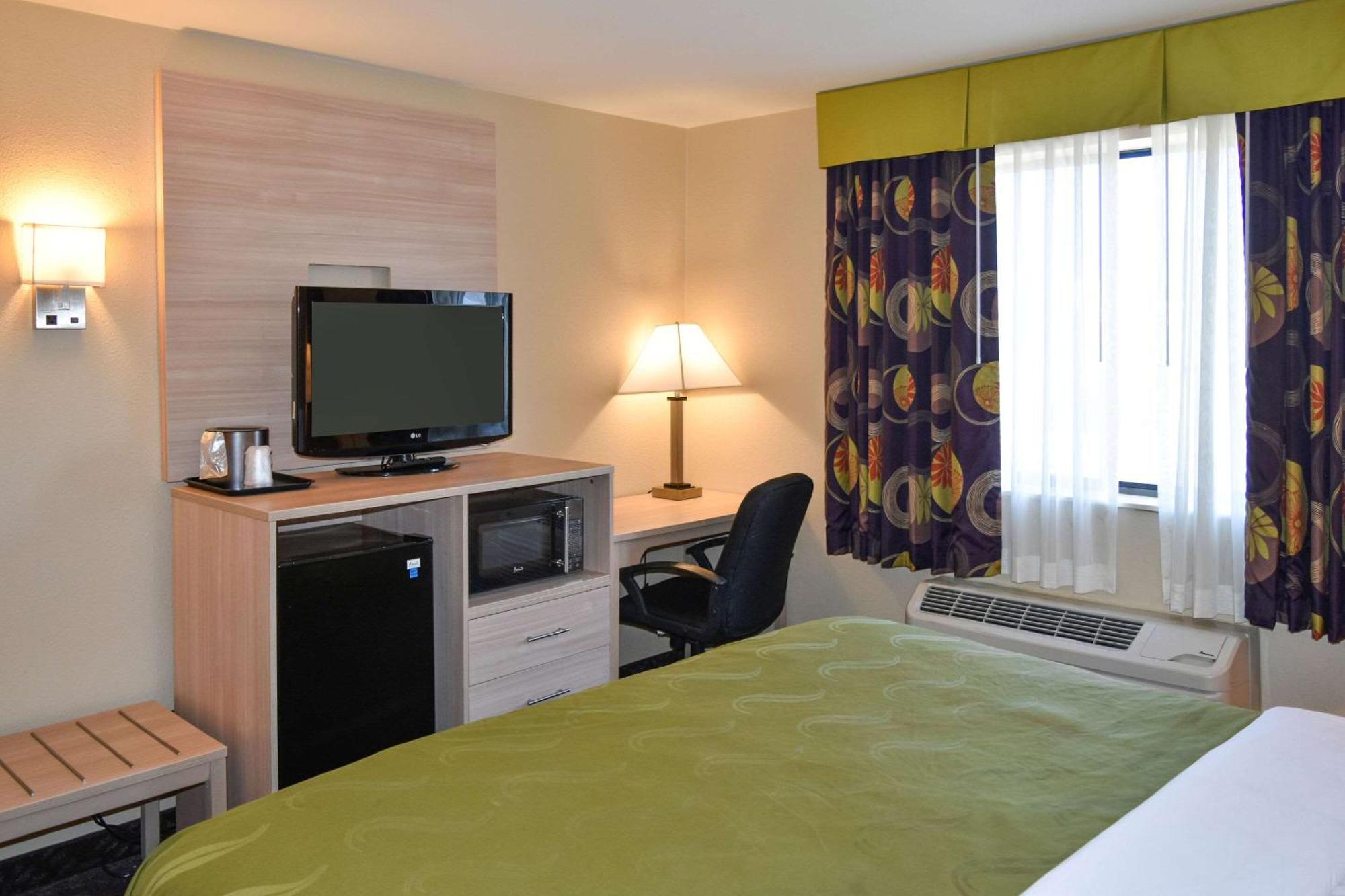 Quality Inn & Suites Brooks Louisville South エクステリア 写真
