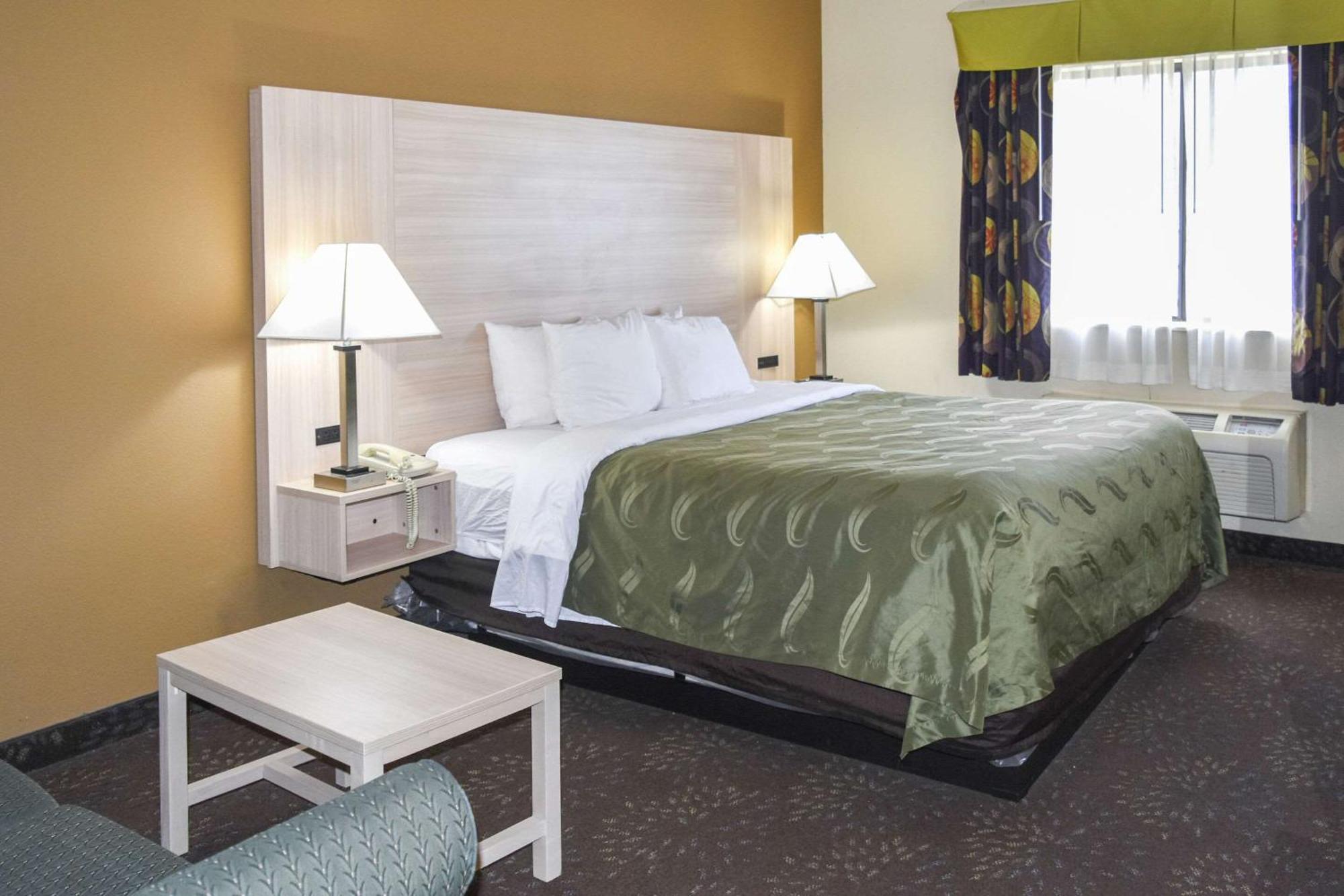 Quality Inn & Suites Brooks Louisville South エクステリア 写真